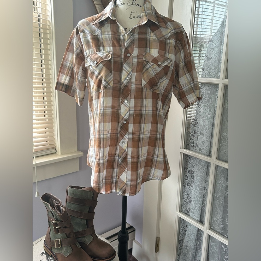 Western shirt with Pearl Snaps Plaid Western Shirt Women’s Sz M